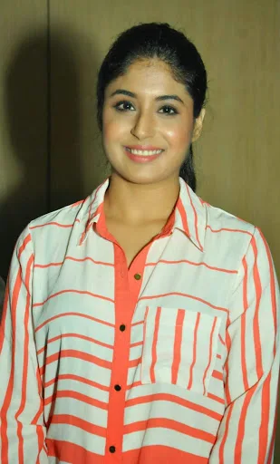 Kritika-Kamra-Hot-Bikini-Still