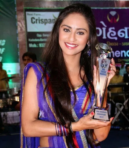 Krystle-D'Souza-Hot-Bikini-Wallpapers