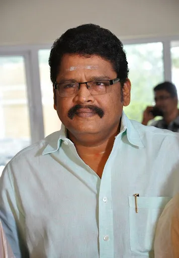 K.S. Ravikumar Hot Photo Gallery, Naval Photos, Family Pics, Stills