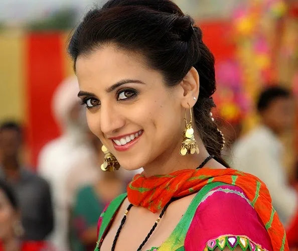 Kulraj-Randhawa-Hot-Bikini-Image-Gallery