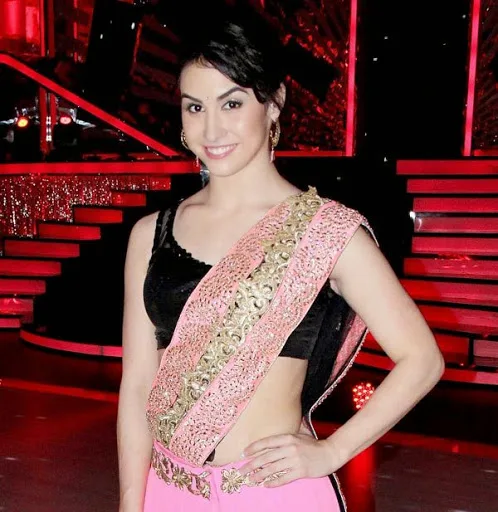 Lauren-Gottlieb-Hot-Bikini-Pic