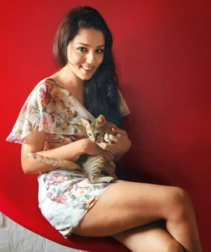 Lekha-Washington-Hot-Bikini-Wallpapers