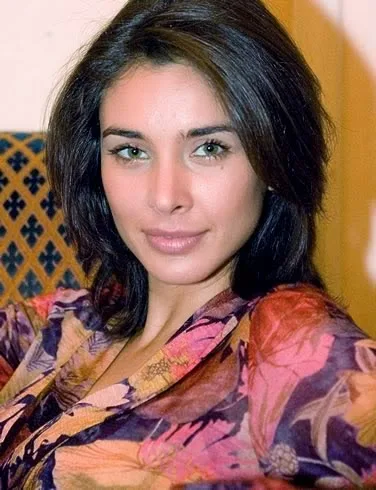 Lisa-Ray-Hot-Bikini-Pictures