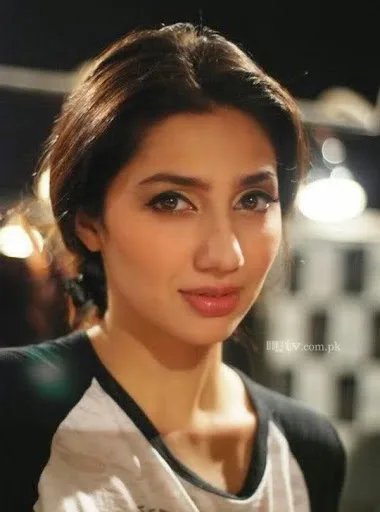 Mahira Khan Hot Sexy Bikini Stills