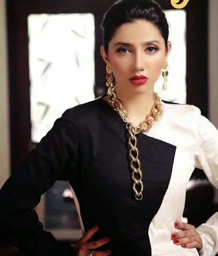Mahira Khan Hot Sexy Bikini Wallpapers