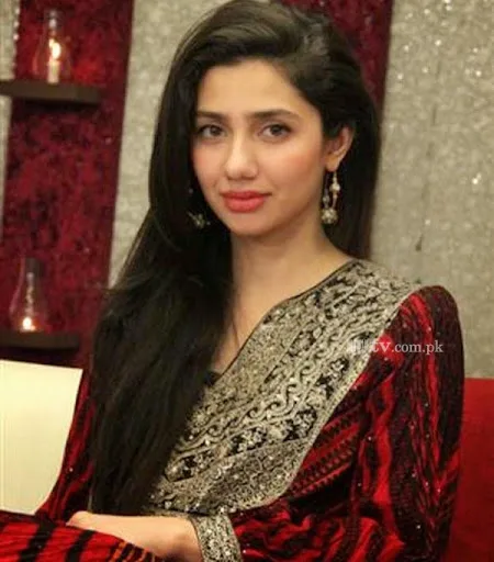 Mahira Khan Hot Sexy Bikini Images