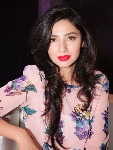 Mahira Khan Hot Sexy Bikini Pic
