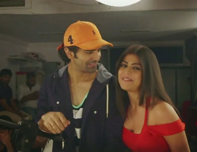 Main Aur Mr. Riight Movie Wallpapers