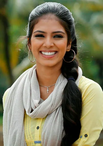 Malavika-Hot-Bikini-Photo