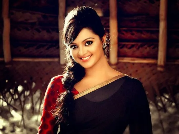 Manju-Warrier-Hot-Bikini-Image-Gallery