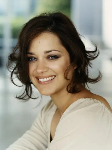 Marion-Cotillard-Hot-Bikini-Still