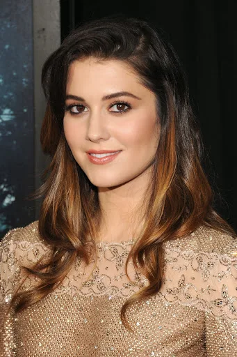 Mary Elizabeth Winstead Hot Sexy Bikini Images, Photos, Pics