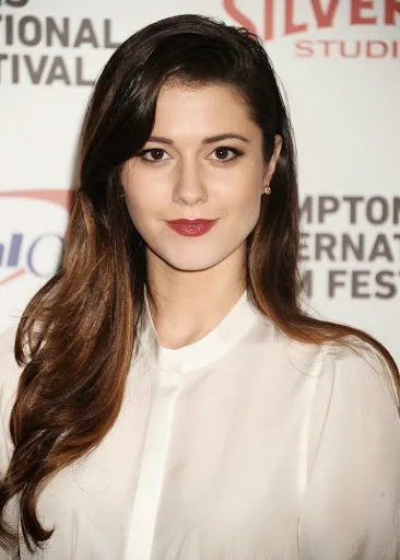 Mary Elizabeth Winstead Hot Sexy Bikini Image Gallery