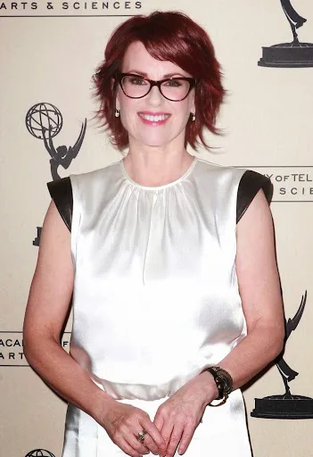 Megan Mullally Hot Sexy Bikini Wallpaper