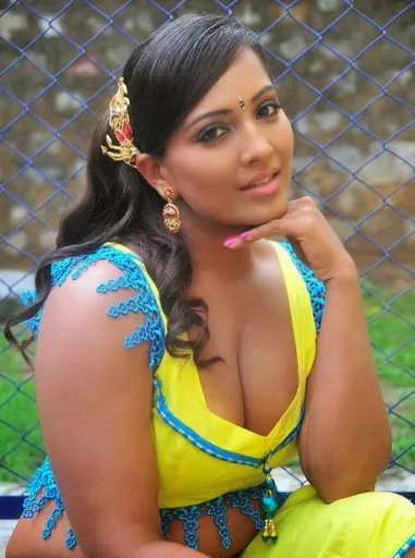 Meghna-Naidu-Hot-Bikini-Image-Gallery