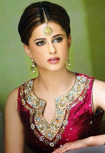 Mehreen Raheel Hot Sexy Bikini Images