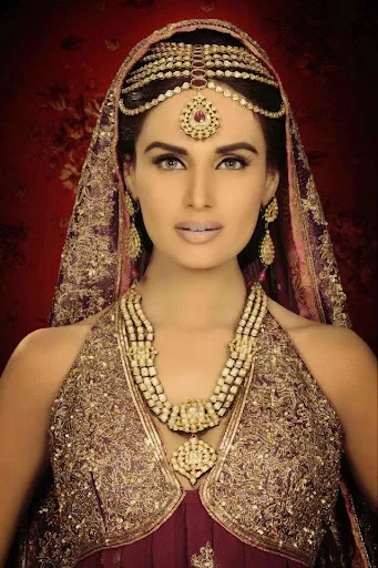 Mehreen Syed Hot Gallery, Bikini Images, Photos, Pics