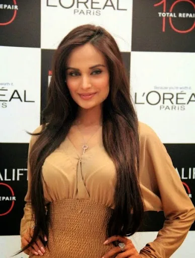 Mehreen Syed Hot Sexy Bikini Stills