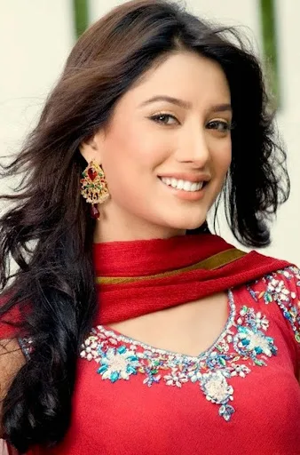 Mehwish Hayat Hot Sexy Bikini Wallpaper