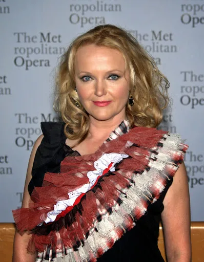 Miranda Richardson Hot Sexy Bikini Images, Photos, Stills, Pics, Gallery