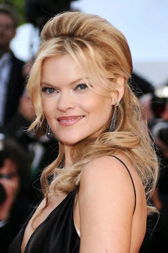 Missi Pyle Hot Sexy Bikini Photos