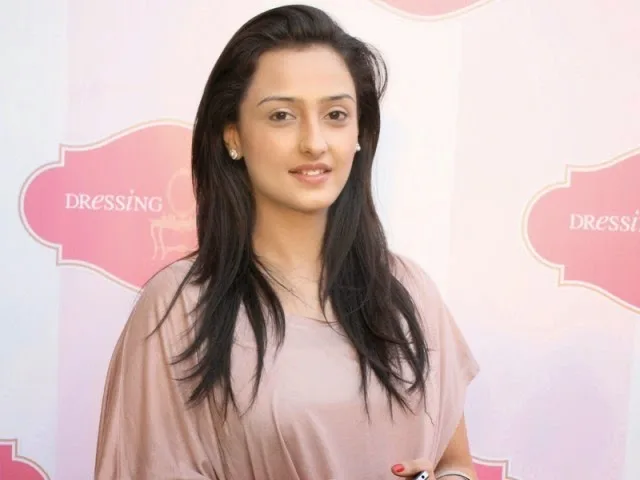 Momal Sheikh Hot Sexy Bikini Image Gallery