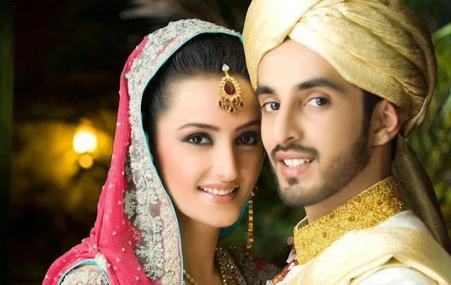 Momal Sheikh Hot Sexy Bikini Images