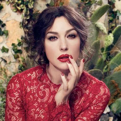 Monica-Bellucci-Hot-Bikini-Images