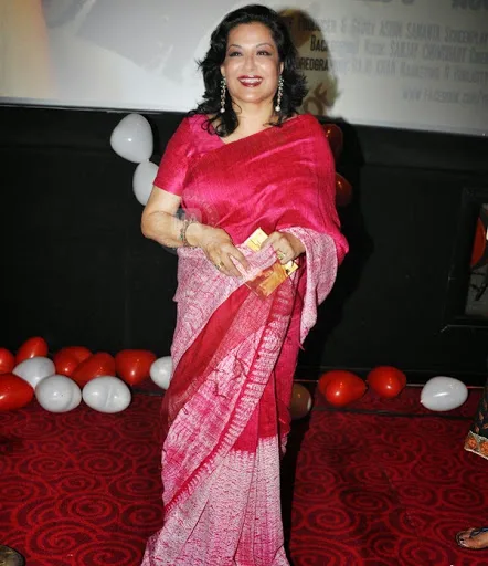 Moushumi-Chatterjee-hot-Sexy-Bikini-Pics
