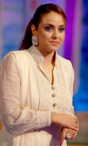 Nadia Khan Hot Sexy Bikini Images