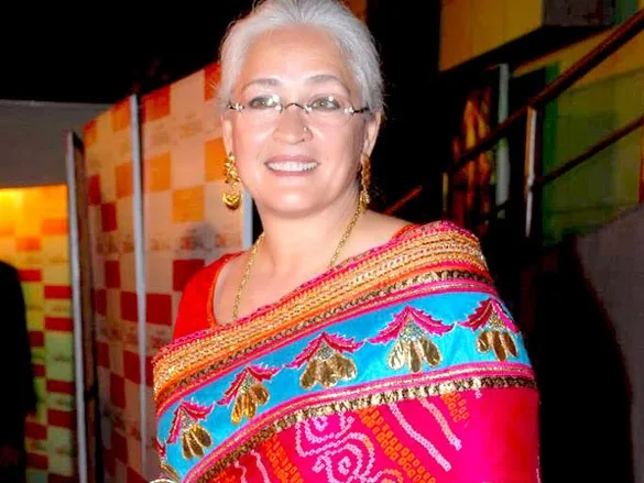 Nafisa Ali Hot Sexy Bikini Images