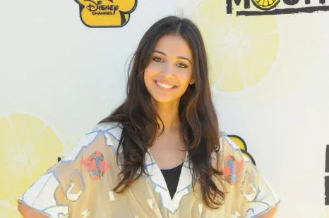 Naomi Scott Hot Bikini Image Gallery, Images, Photos, Pics