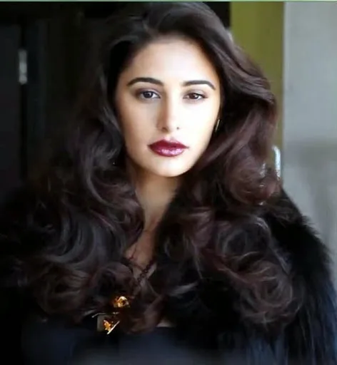 Nargis Fakri Hot Sexy Bikini Wallpapers