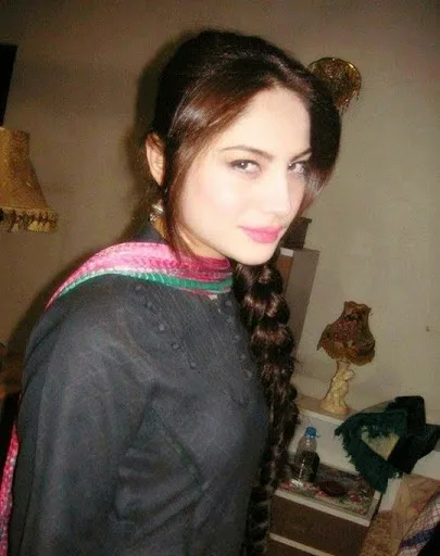 Neelam Muneer Hot Sexy Bikini Image Gallery