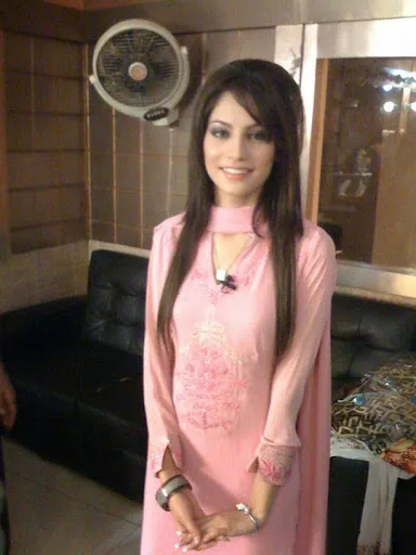 Neelam Muneer Hot Sexy Bikini Photos