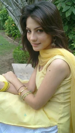 Neelam Muneer Hot Sexy Bikini Pictures