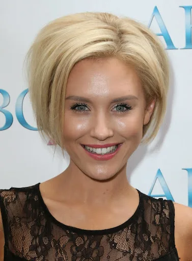 Nicky Whelan Hot Sexy Bikini Pictures