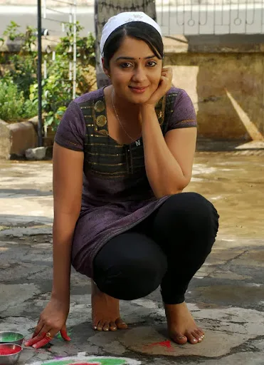 Nikita Thukral Hot Sexy Bikini Pictures