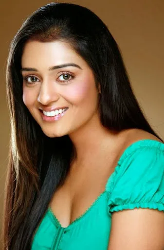 Nikita Thukral Hot Sexy Bikini Wallpapers