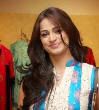 Noor Bukhari Hot Sexy Bikini Image Gallery