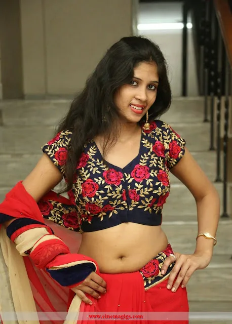 Ohm-Hot-Bikini-Photo-Gallery