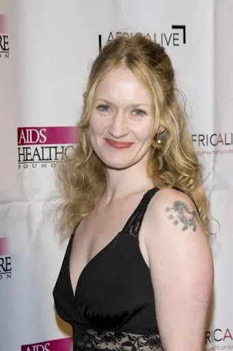 Paula-Malcomson-Hot-Bikini-Image-Gallery