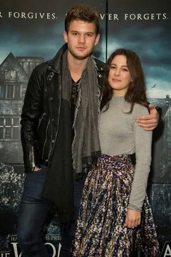 Phoebe Fox Hot Sexy Bikini Pic