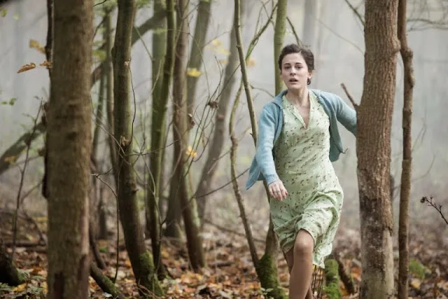 Phoebe Fox Hot Sexy Bikini Pictures