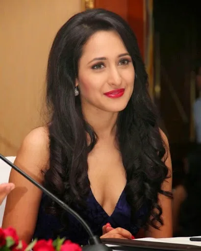 Puja Ballutia Hot Sexy Bikini Pics