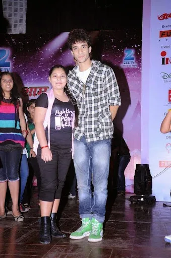Raghav Juyal Hot Photos