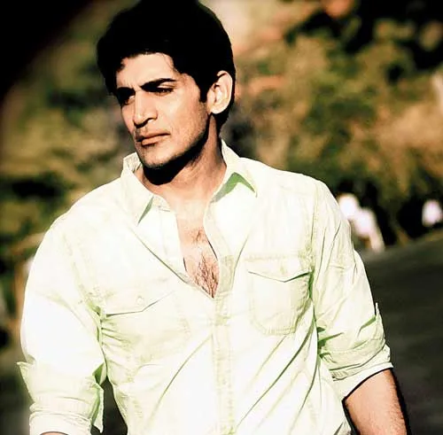 Rahul Singh Hot Scene Body Image Gallery, Images, Photos, Stills, Pics