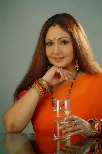 Rati Agnihotri Hot Sexy Bikini Image Gallery