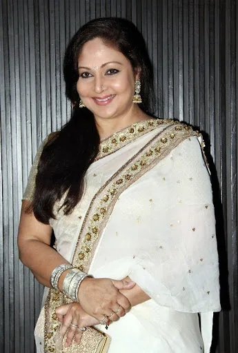 Rati Agnihotri Hot Sexy Bikini Images