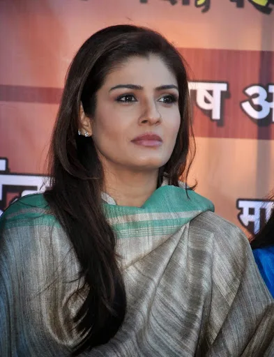 Raveena-Tandon-Hot-Naval-Images
